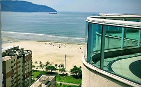 Flat quadra da Praia com Garagem Piscina Ar Condic